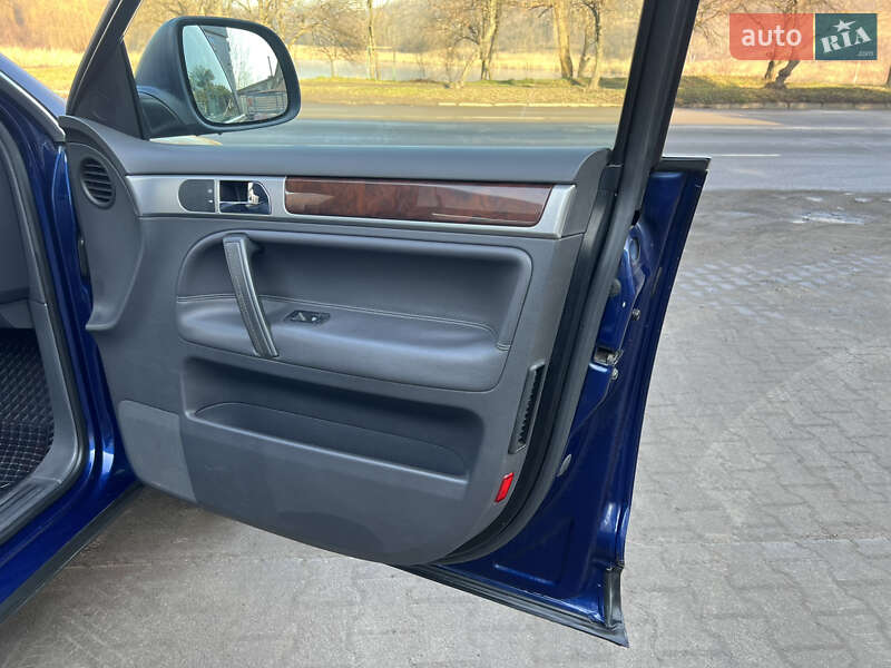 Внедорожник / Кроссовер Volkswagen Touareg 2008 в Черновцах