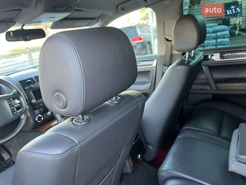 Внедорожник / Кроссовер Volkswagen Touareg 2008 в Черновцах