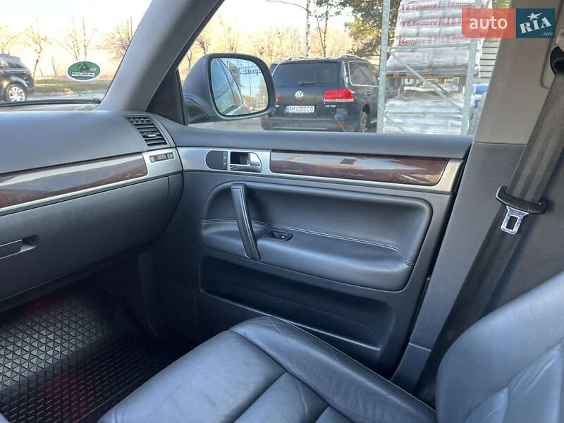 Внедорожник / Кроссовер Volkswagen Touareg 2008 в Черновцах