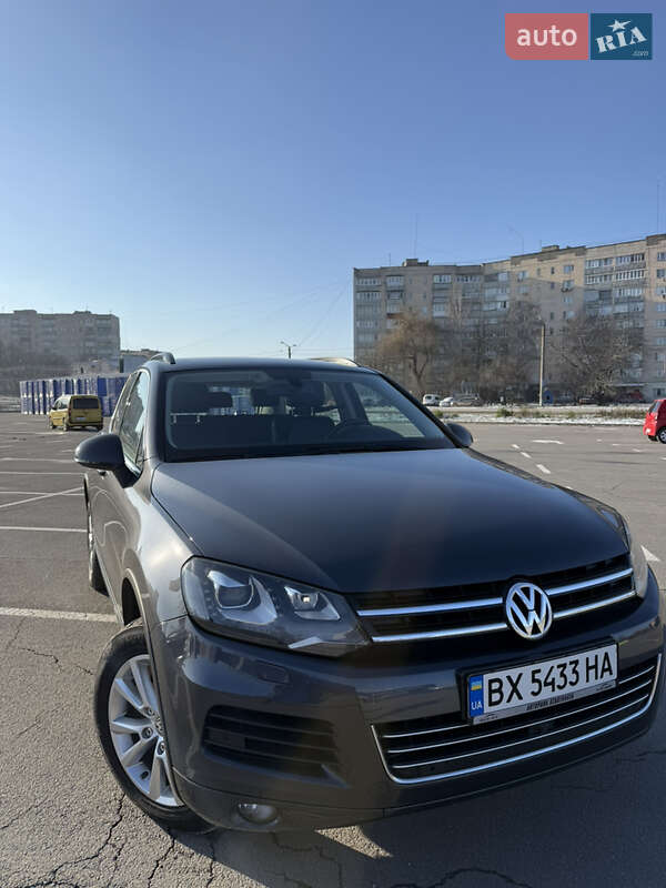 Позашляховик / Кросовер Volkswagen Touareg 2011 в Кам'янець-Подільському