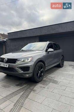 Позашляховик / Кросовер Volkswagen Touareg 2015 в Дніпрі