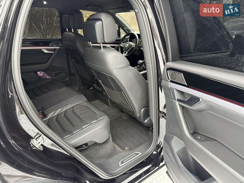 Внедорожник / Кроссовер Volkswagen Touareg 2018 в Кривом Роге фото 14 Внедорожник / Кроссовер Volkswagen Touareg 2018 в Кривом Роге