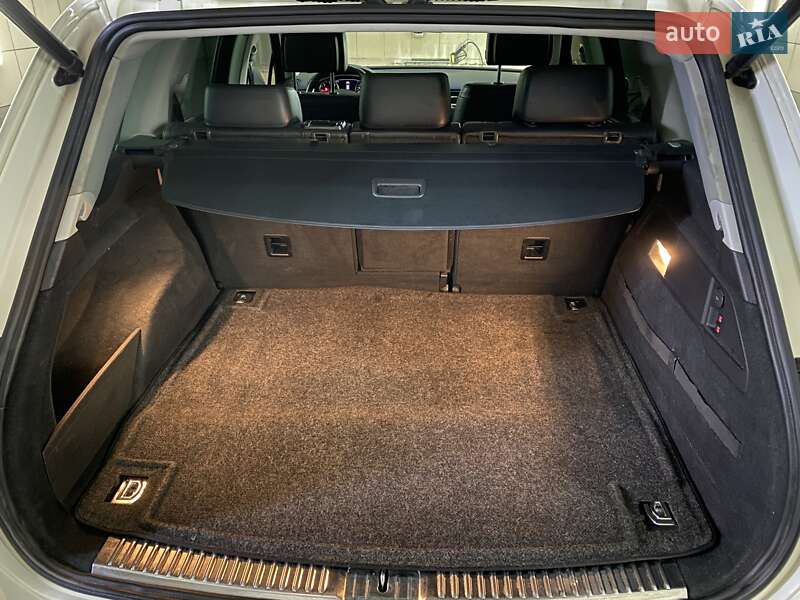 Внедорожник / Кроссовер Volkswagen Touareg 2011 в Умани