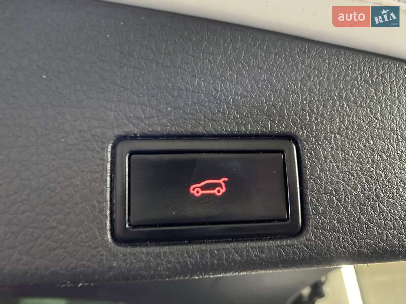 Внедорожник / Кроссовер Volkswagen Touareg 2011 в Умани