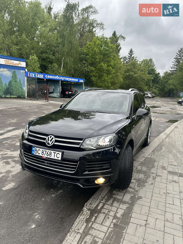 Позашляховик / Кросовер Volkswagen Touareg 2012 в Львові