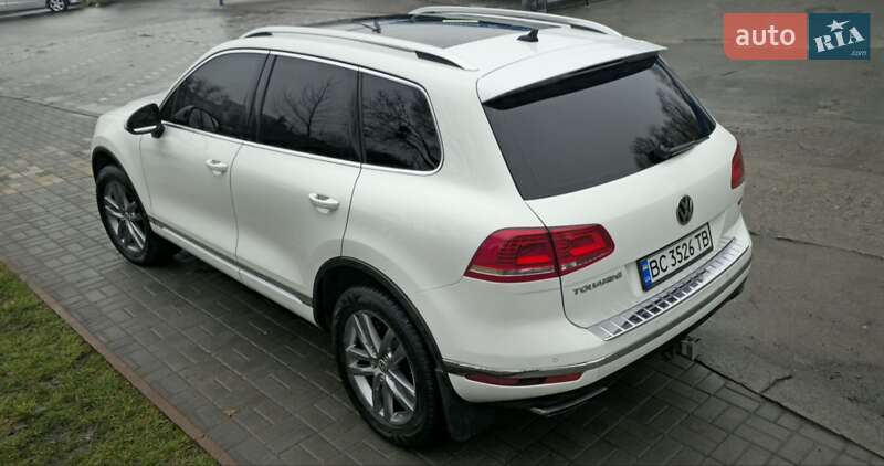 Внедорожник / Кроссовер Volkswagen Touareg 2014 в Львове
