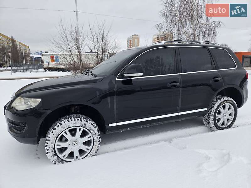 Внедорожник / Кроссовер Volkswagen Touareg 2007 в Харькове