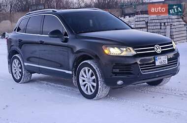 Внедорожник / Кроссовер Volkswagen Touareg 2011 в Ровно