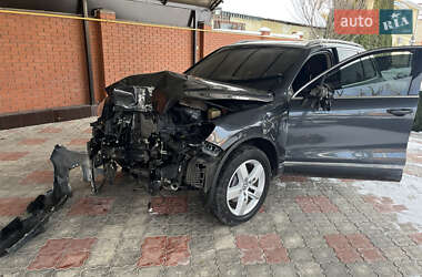 Позашляховик / Кросовер Volkswagen Touareg 2012 в Дніпрі