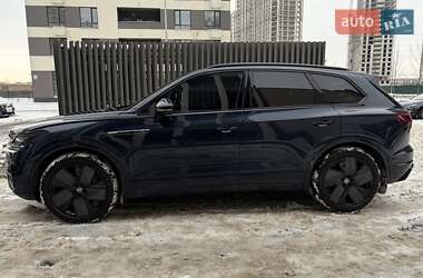 Позашляховик / Кросовер Volkswagen Touareg 2023 в Києві