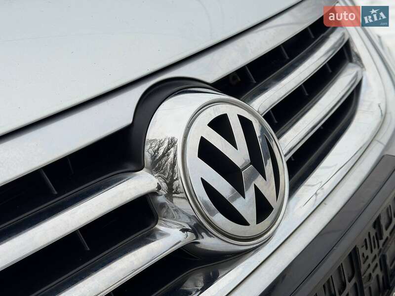 Внедорожник / Кроссовер Volkswagen Touareg 2008 в Ахтырке