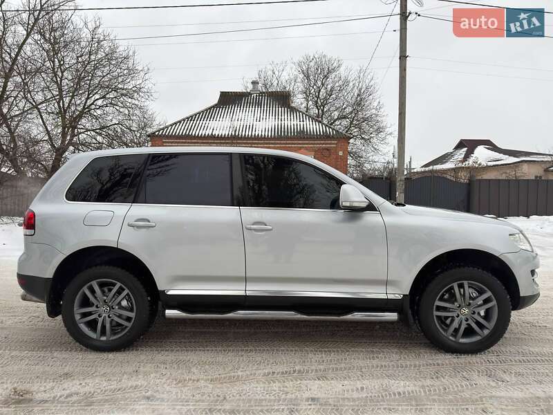 Внедорожник / Кроссовер Volkswagen Touareg 2008 в Ахтырке