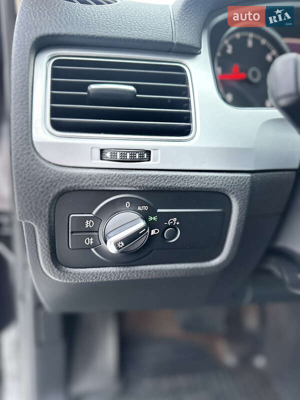 Внедорожник / Кроссовер Volkswagen Touareg 2018 в Киеве фото 14 Внедорожник / Кроссовер Volkswagen Touareg 2018 в Киеве