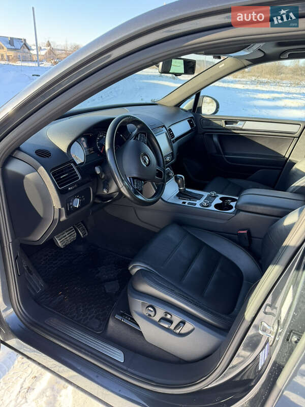 Позашляховик / Кросовер Volkswagen Touareg 2012 в Тернополі