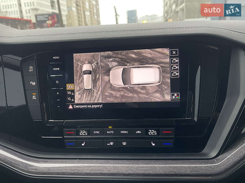 Позашляховик / Кросовер Volkswagen Touareg 2021 в Харкові
