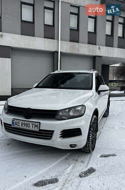 Внедорожник / Кроссовер Volkswagen Touareg 2013 в Днепре