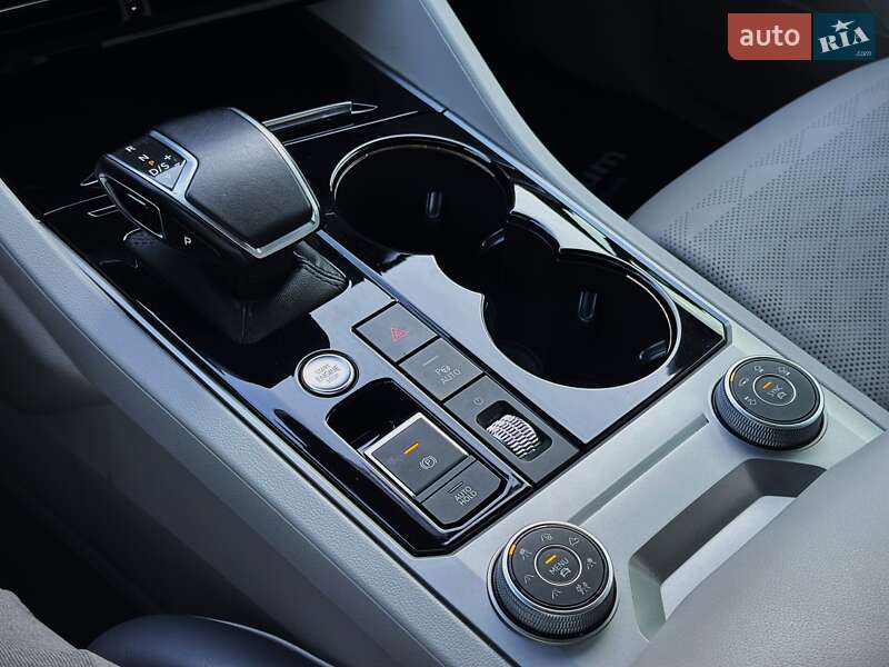 Внедорожник / Кроссовер Volkswagen Touareg 2019 в Киеве фото 40 Внедорожник / Кроссовер Volkswagen Touareg 2019 в Киеве