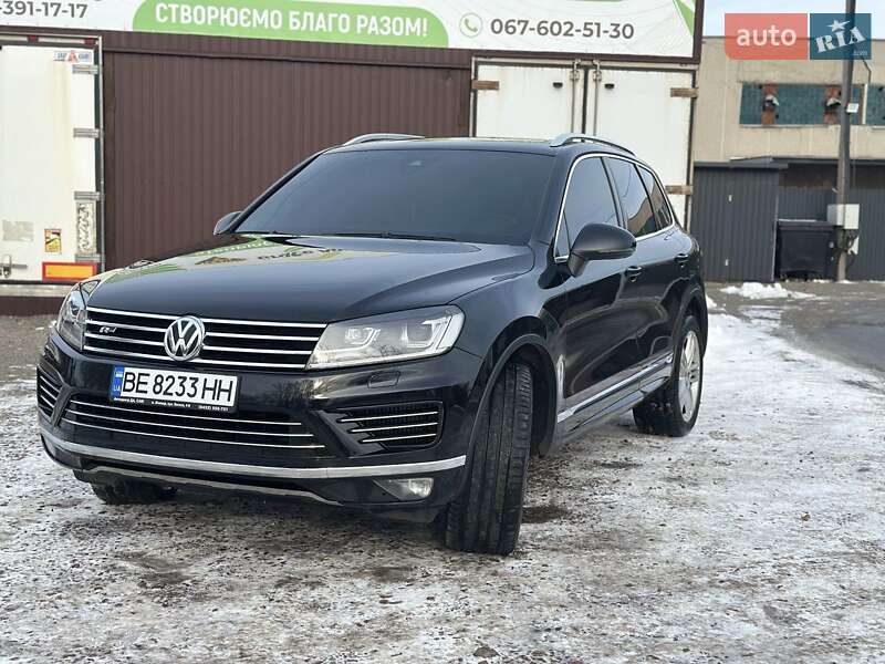 Внедорожник / Кроссовер Volkswagen Touareg 2015 в Первомайске