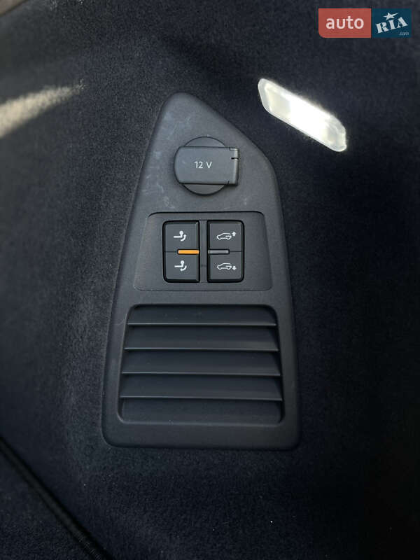 Позашляховик / Кросовер Volkswagen Touareg 2020 в Львові