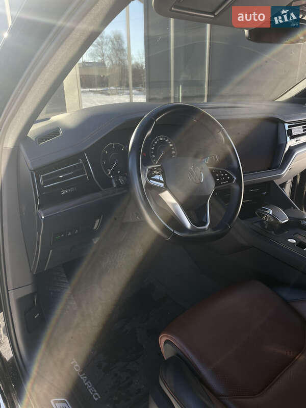 Позашляховик / Кросовер Volkswagen Touareg 2020 в Львові