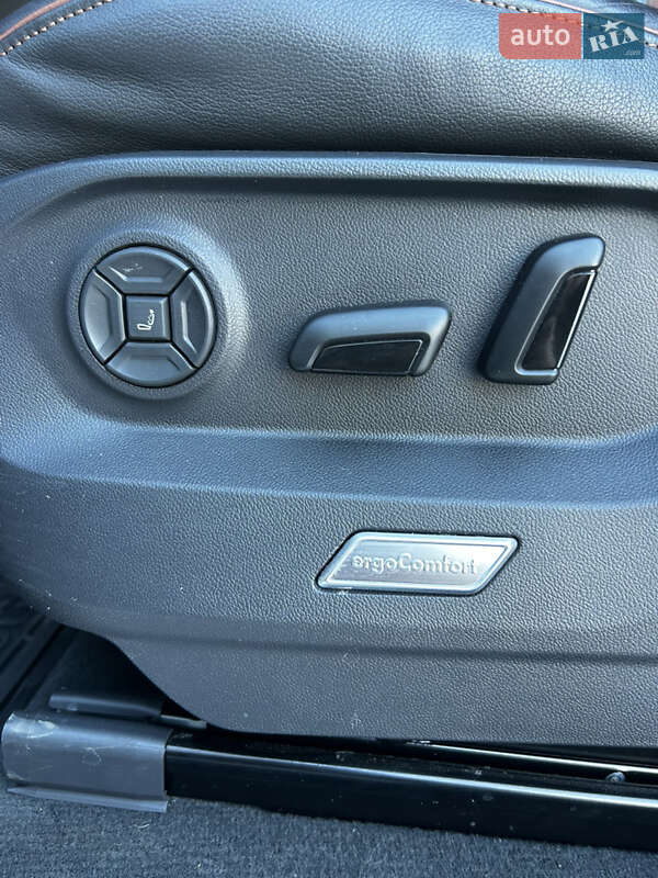 Внедорожник / Кроссовер Volkswagen Touareg 2021 в Киеве фото 12 Внедорожник / Кроссовер Volkswagen Touareg 2021 в Киеве