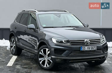Внедорожник / Кроссовер Volkswagen Touareg 2016 в Ровно