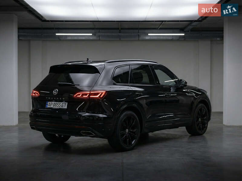 Внедорожник / Кроссовер Volkswagen Touareg 2019 в Киеве