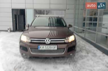 Внедорожник / Кроссовер Volkswagen Touareg 2013 в Киеве