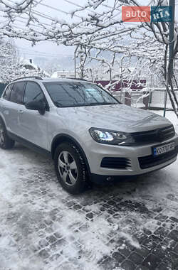 Внедорожник / Кроссовер Volkswagen Touareg 2011 в Тячеве