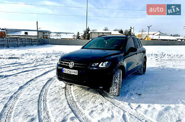 Внедорожник / Кроссовер Volkswagen Touareg 2013 в Новой Ушице