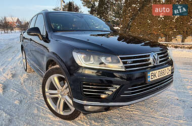 Позашляховик / Кросовер Volkswagen Touareg 2016 в Рівному