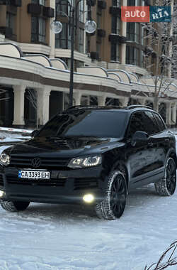 Внедорожник / Кроссовер Volkswagen Touareg 2014 в Киеве