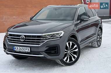 Внедорожник / Кроссовер Volkswagen Touareg 2018 в Киеве