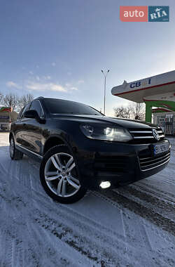 Внедорожник / Кроссовер Volkswagen Touareg 2011 в Миргороде