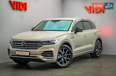 Позашляховик / Кросовер Volkswagen Touareg 2020 в Києві