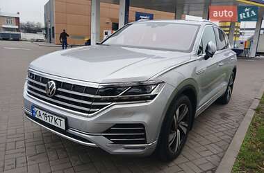 Внедорожник / Кроссовер Volkswagen Touareg 2020 в Киеве