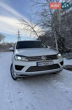 Внедорожник / Кроссовер Volkswagen Touareg 2017 в Кропивницком