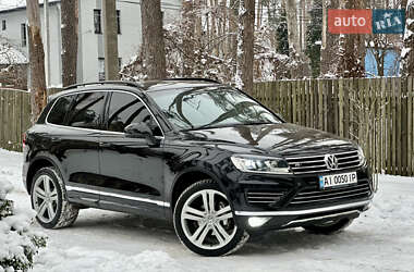 Внедорожник / Кроссовер Volkswagen Touareg 2015 в Киеве