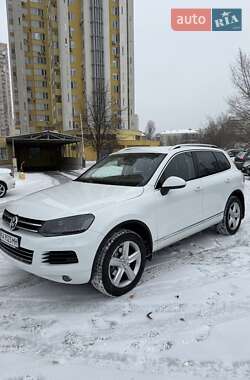 Позашляховик / Кросовер Volkswagen Touareg 2013 в Києві