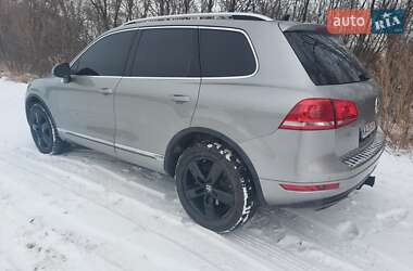 Внедорожник / Кроссовер Volkswagen Touareg 2011 в Киеве