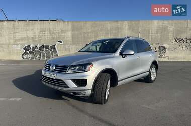 Позашляховик / Кросовер Volkswagen Touareg 2015 в Львові