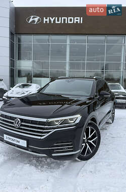 Позашляховик / Кросовер Volkswagen Touareg 2022 в Києві