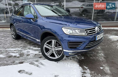 Внедорожник / Кроссовер Volkswagen Touareg 2015 в Хмельницком