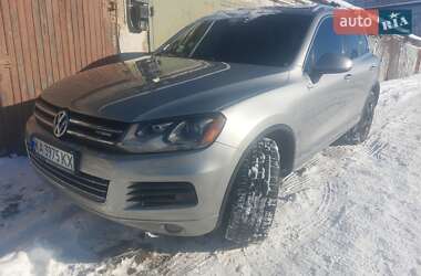 Позашляховик / Кросовер Volkswagen Touareg 2011 в Києві