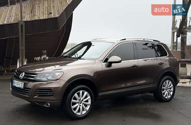 Позашляховик / Кросовер Volkswagen Touareg 2010 в Одесі