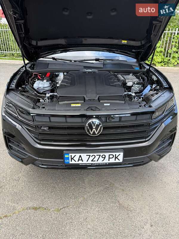 Внедорожник / Кроссовер Volkswagen Touareg 2023 в Киеве