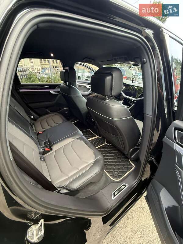 Внедорожник / Кроссовер Volkswagen Touareg 2023 в Киеве