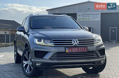 Позашляховик / Кросовер Volkswagen Touareg 2017 в Нововолинську