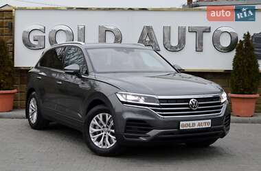 Внедорожник / Кроссовер Volkswagen Touareg 2019 в Одессе