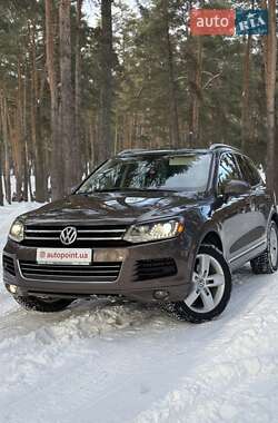 Позашляховик / Кросовер Volkswagen Touareg 2011 в Сумах